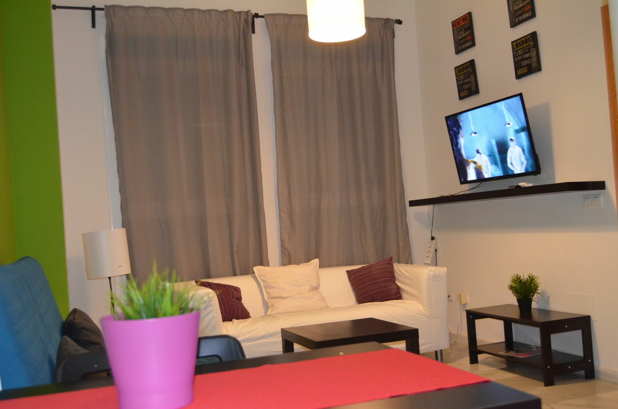 Apartamentos Canasteros Малага Экстерьер фото