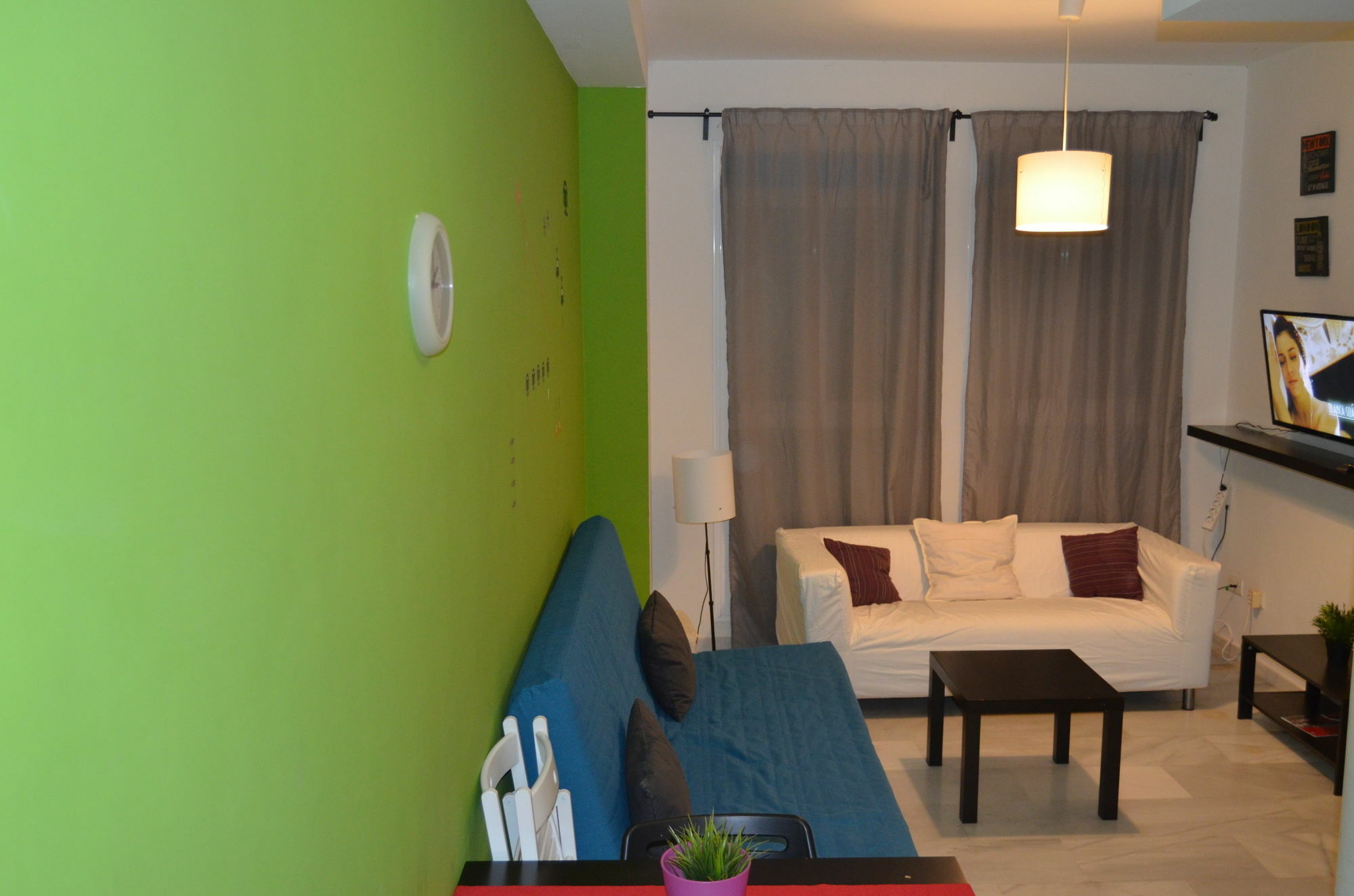 Apartamentos Canasteros Малага Экстерьер фото